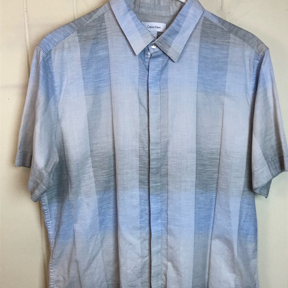 Calvin Klein Shirtsleeve Button Down Shirt Variegated Blue Grey Casual Comfort